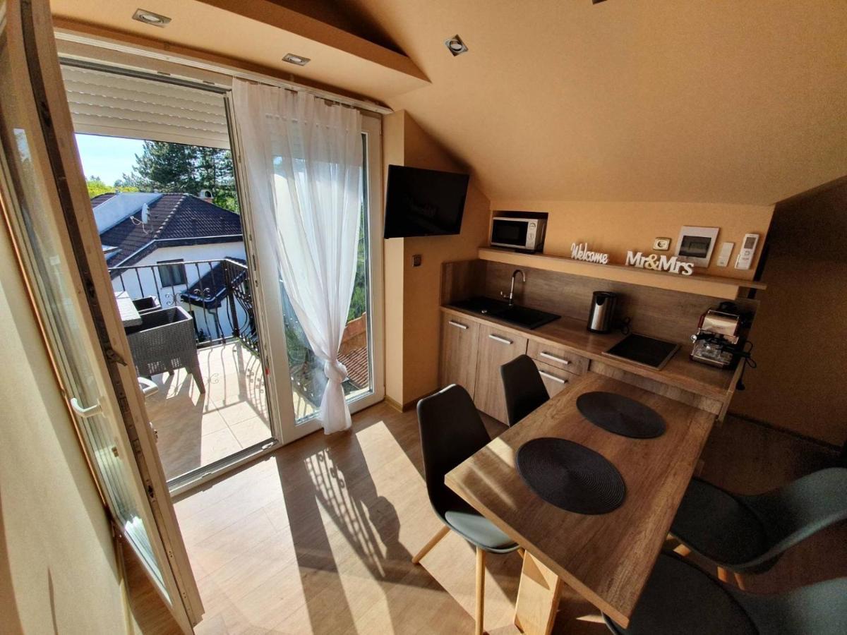 Happy Sun Medences Apartman Siofok Bagian luar foto