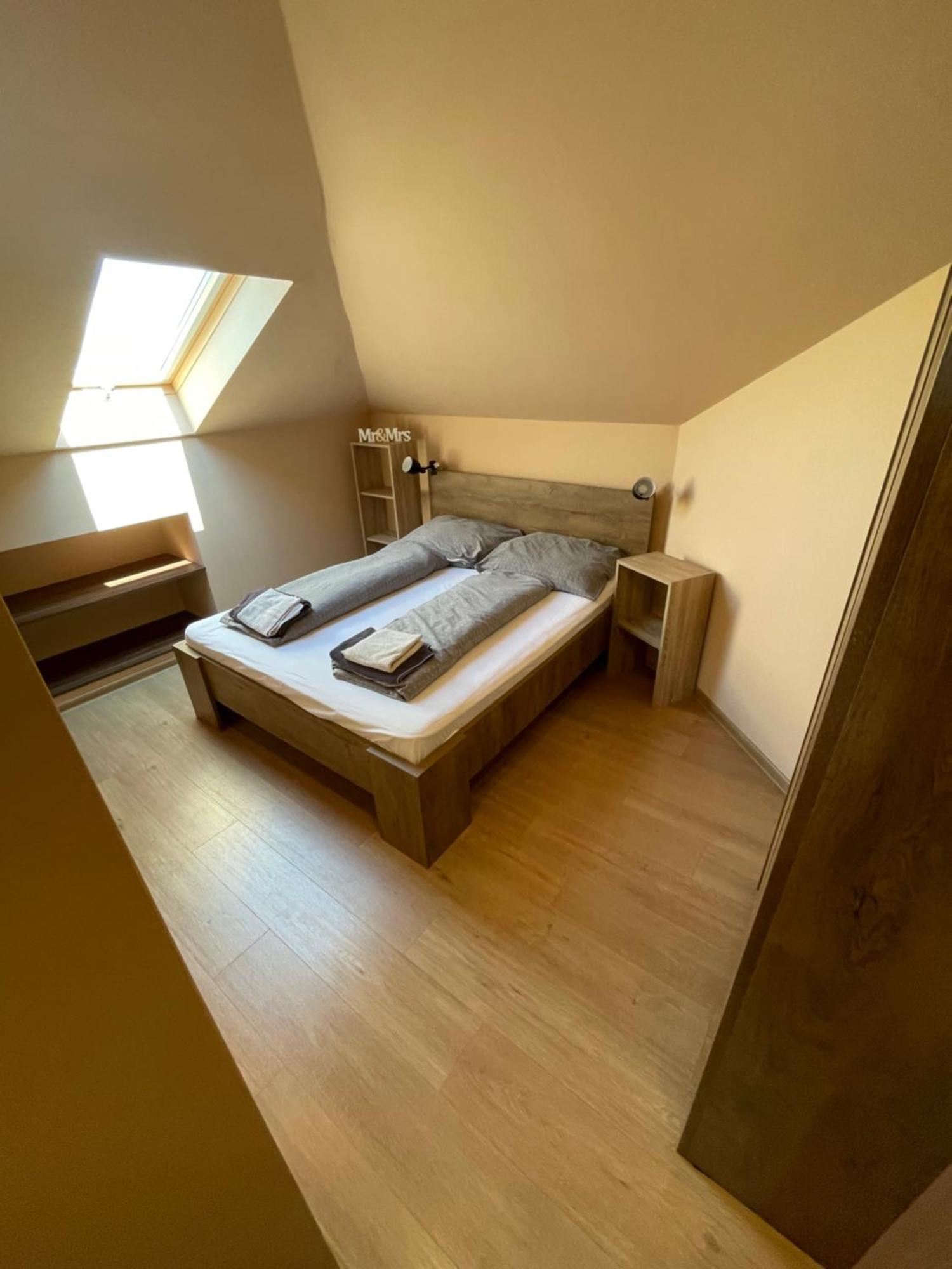 Happy Sun Medences Apartman Siofok Bagian luar foto