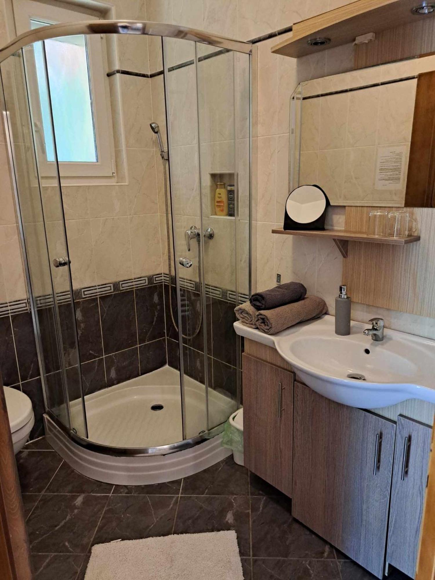 Happy Sun Medences Apartman Siofok Bagian luar foto