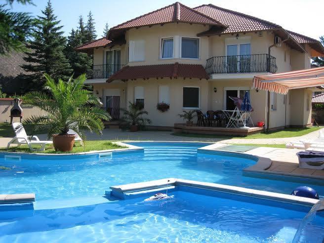Happy Sun Medences Apartman Siofok Bagian luar foto