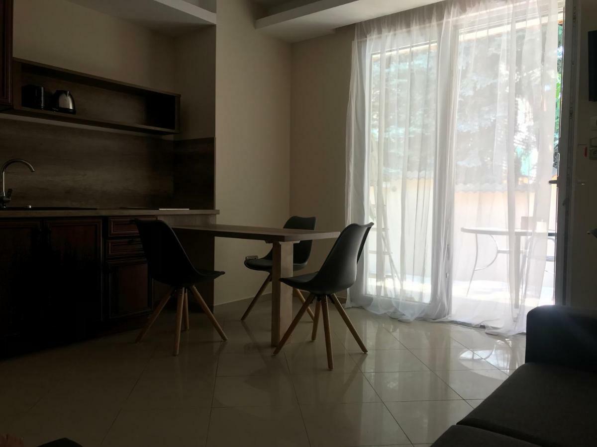 Happy Sun Medences Apartman Siofok Bagian luar foto