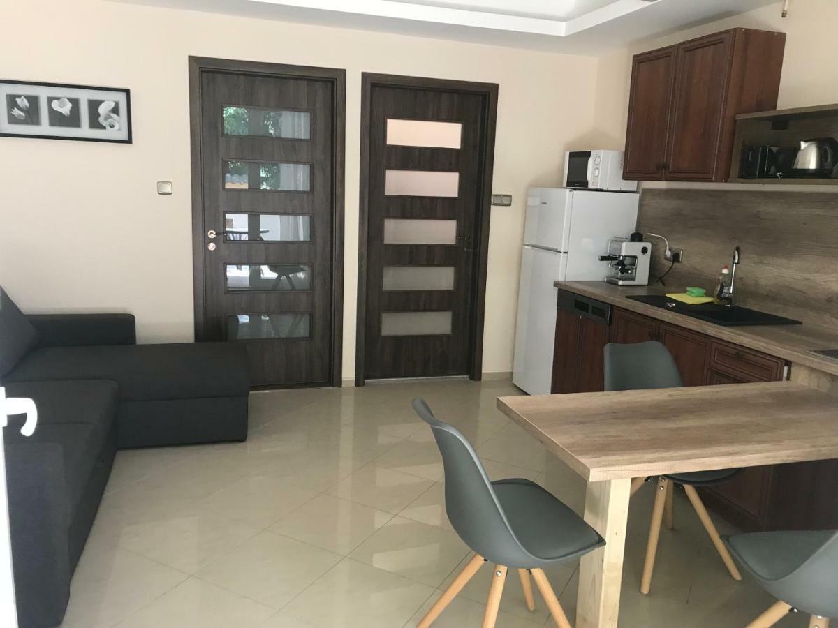 Happy Sun Medences Apartman Siofok Bagian luar foto