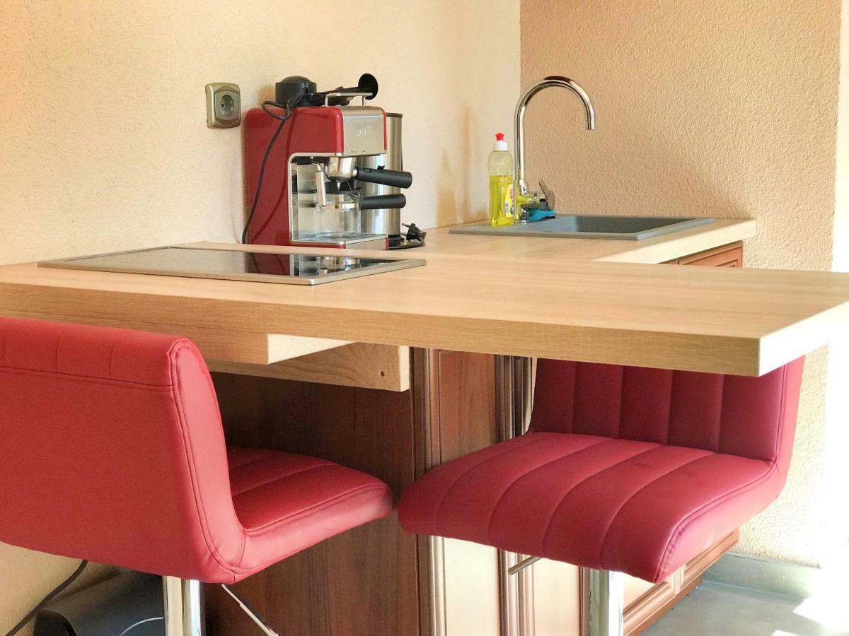 Happy Sun Medences Apartman Siofok Bagian luar foto